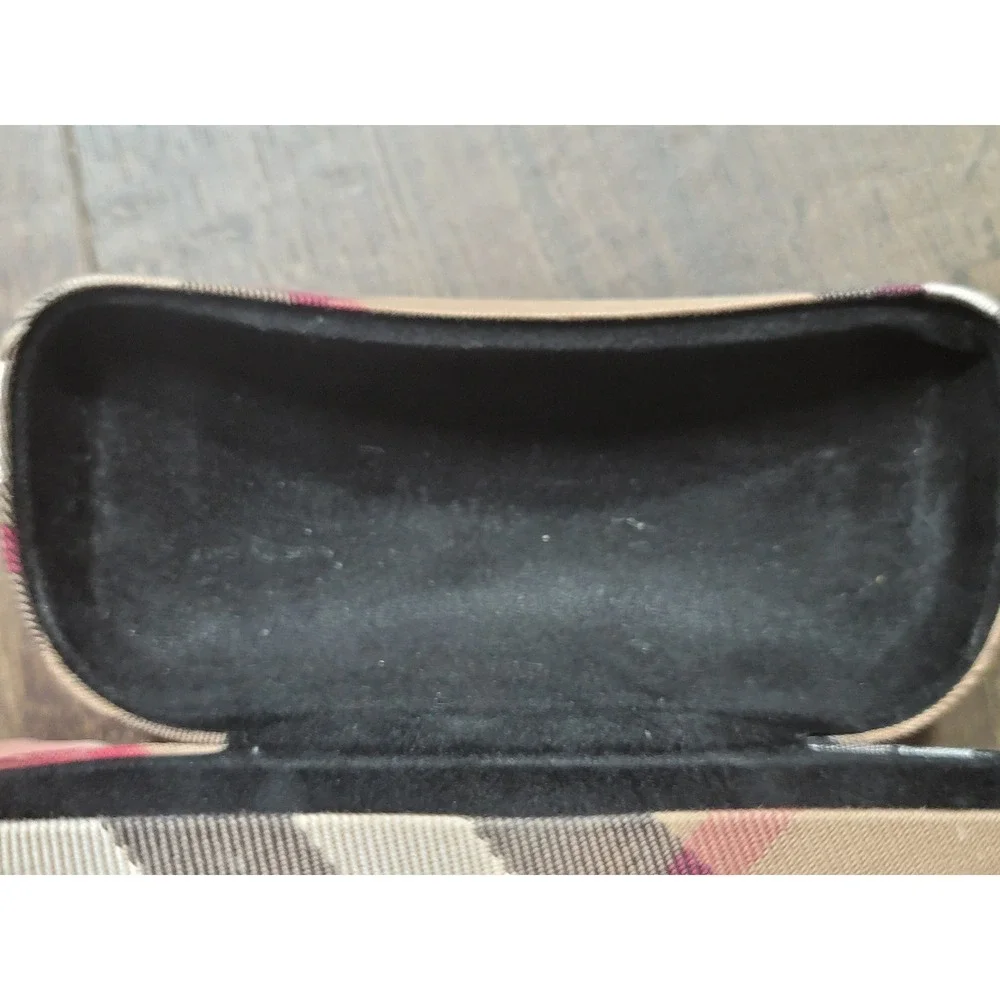 Burberry Nova Check Pattern Hard Eyeglass Case‎